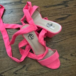 FIONI Clothing Pink Strappy Sandals